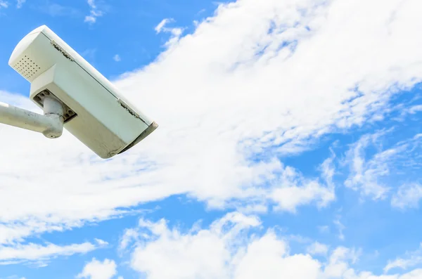 CCTV na modré obloze — Stock fotografie