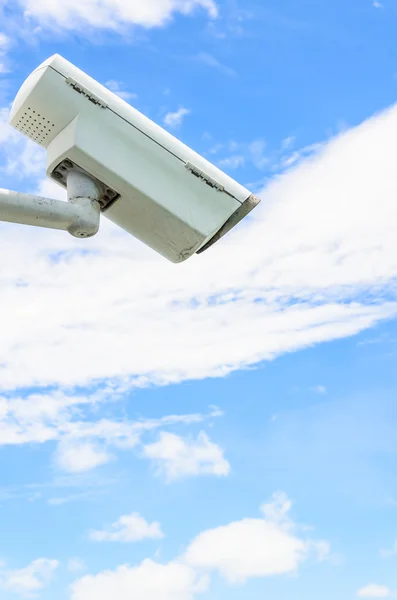 CCTV na modré obloze — Stock fotografie