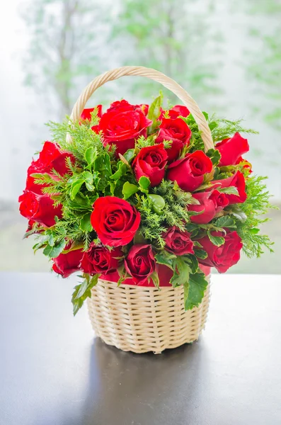 Rose basket — Stock Photo, Image