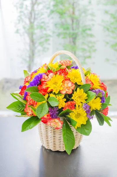 Cesta de flores — Foto de Stock