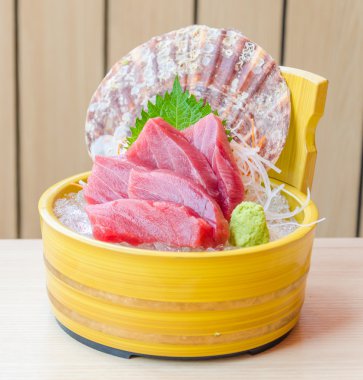 ton balıklı sashimi