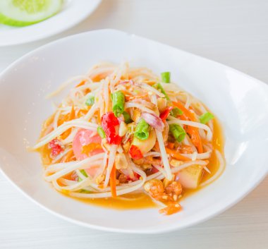 Yeşil papaya salatası