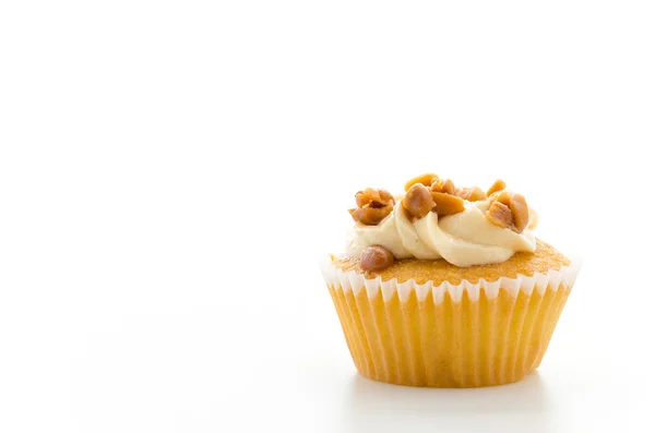 Nuts cupcake isolato su sfondo bianco — Foto Stock