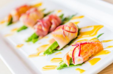 sashimi avokado Japon gıda