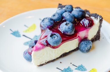 Yaban mersinli cheesecake