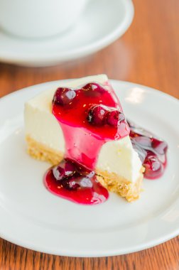 Yaban mersinli cheesecake