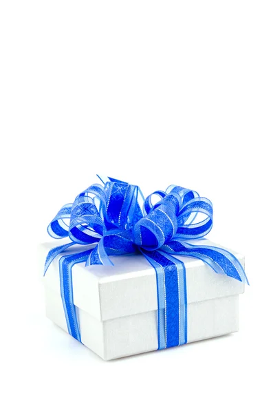 Caja de regalo aislado fondo blanco — Foto de Stock