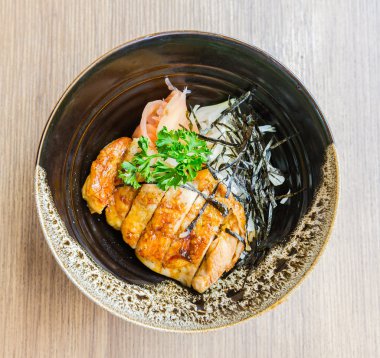 Teriyaki tavuk pirinç