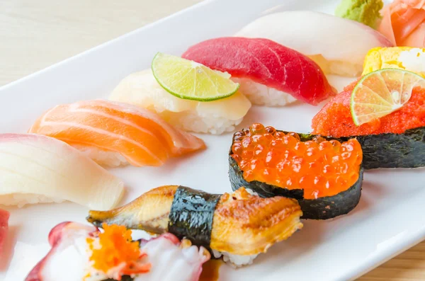 Sushi japonés — Foto de Stock