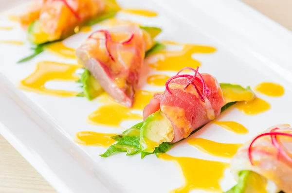 Sashimi avocado Japans eten — Stockfoto