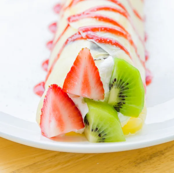 Pastel de crepe de fruta — Foto de Stock