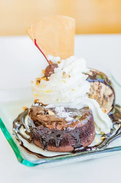 Bolo de lava de chocolate — Fotografia de Stock