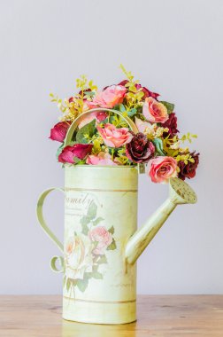 çiçek vazo dekorasyon