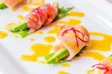 sashimi avokado Japon gıda