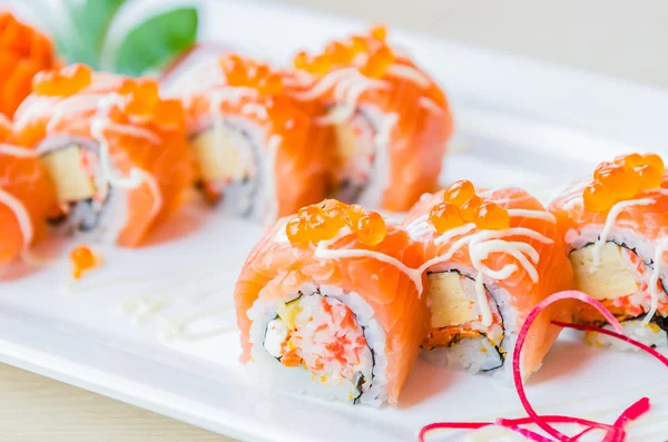 Zalm roll sushi — Stockfoto