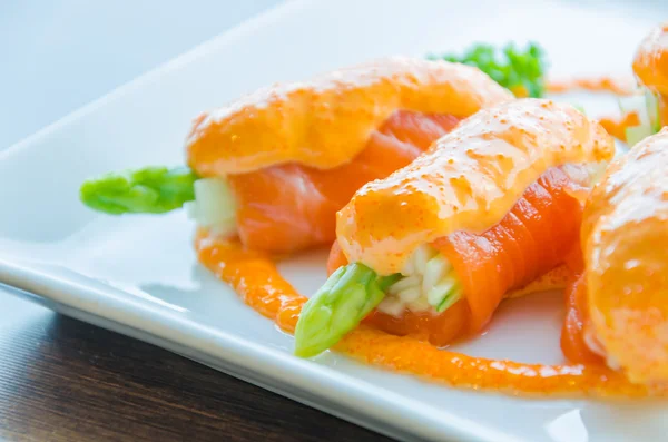 Rotolo di salmone — Foto Stock