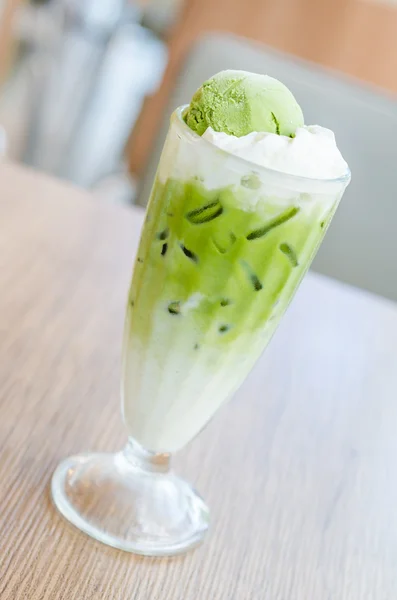 凍らされた緑茶 — ストック写真