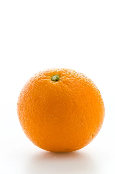 Laranja isolada sobre branco — Fotografia de Stock