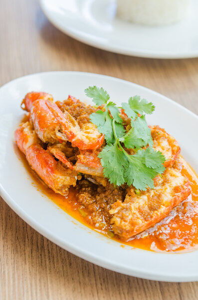 Жареный чеснок из креветок
