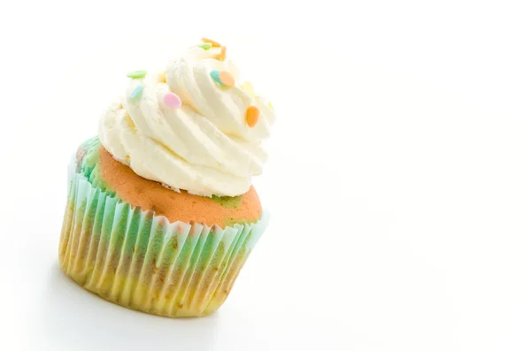 Cupcakes geïsoleerd op witte achtergrond — Stockfoto