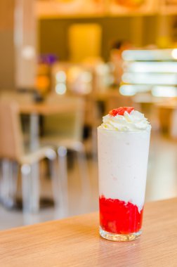 Çilekli Smoothie
