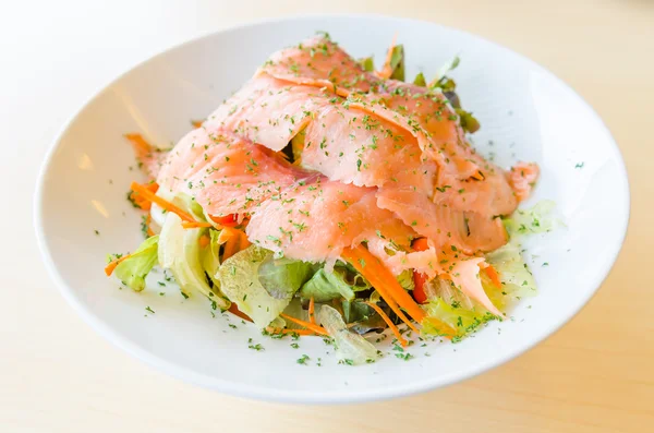 Ensalada de salmón —  Fotos de Stock