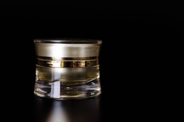 boş kozmetik şişe