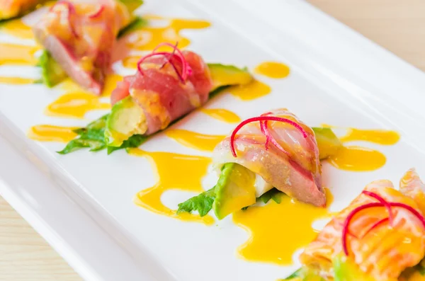 Japoński żywności sashimi awokado — Zdjęcie stockowe
