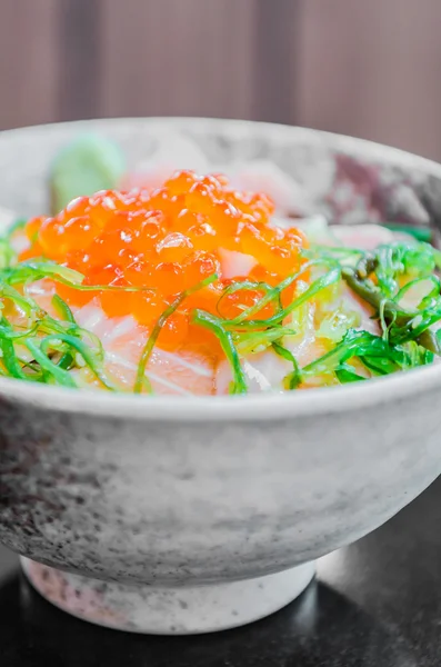 Lachssalat japanisches Essen — Stockfoto