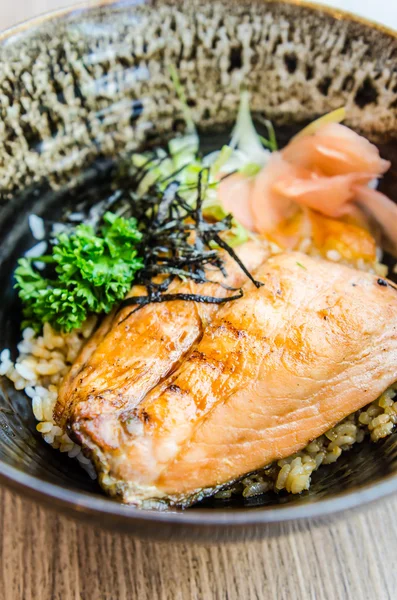 Salmone teriyaki su riso — Foto Stock