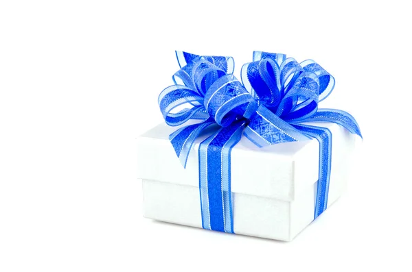 Caja de regalo aislado fondo blanco — Foto de Stock