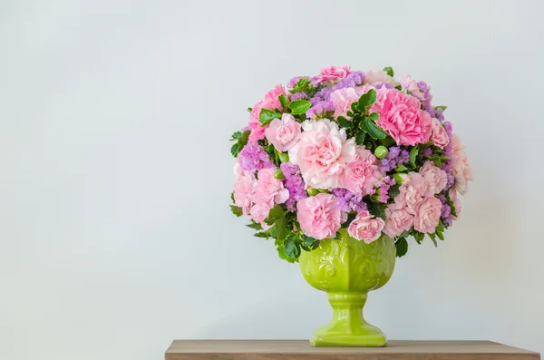 Bouquet in vaso — Foto Stock