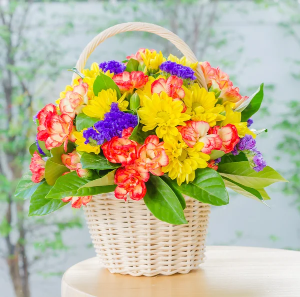 Cesta de flores — Foto de Stock