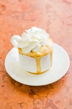 kahve krem kırbaçlanan