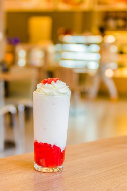 Çilekli Smoothie