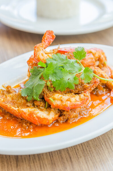 Жареный чеснок из креветок
