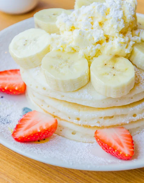 Pannkaka jordgubb banan — Stockfoto