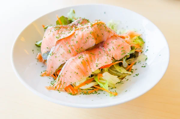 Salade de saumon fumé — Photo
