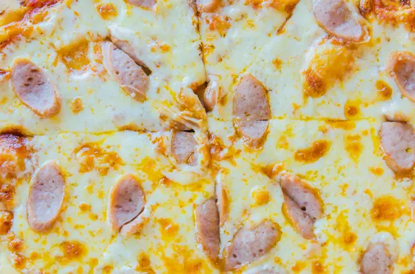 Pizza aux saucisses — Photo