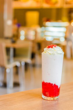 Çilekli Smoothie