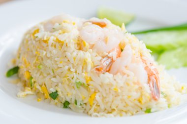 Kızarmış Tayland pirinç