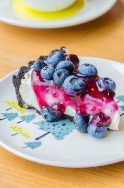 Yaban mersinli cheesecake