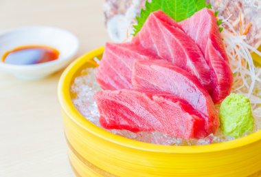 ton balıklı sashimi