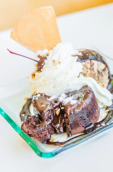 Çikolata lav kek — Stok fotoğraf
