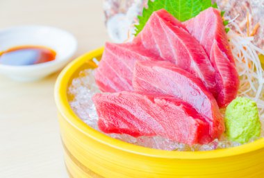 ton balıklı sashimi