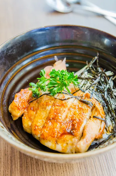 Pollo Teriyaki sobre arroz — Foto de Stock