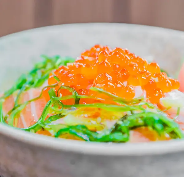 Salát z lososa japonské jídlo — Stock fotografie