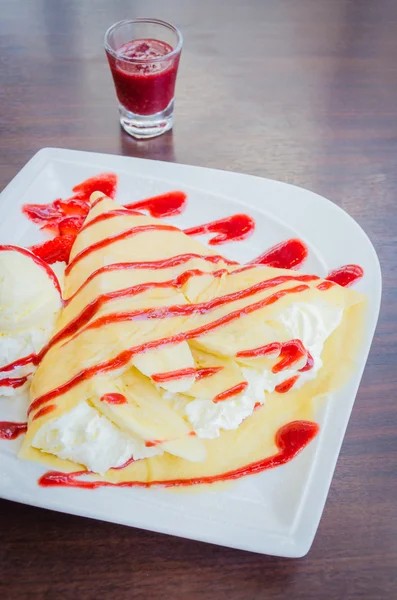 Dessert crêpe fraise — Photo