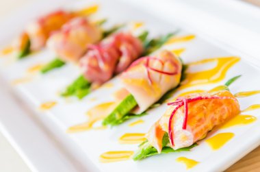 sashimi avokado Japon gıda