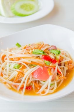 Yeşil papaya salatası